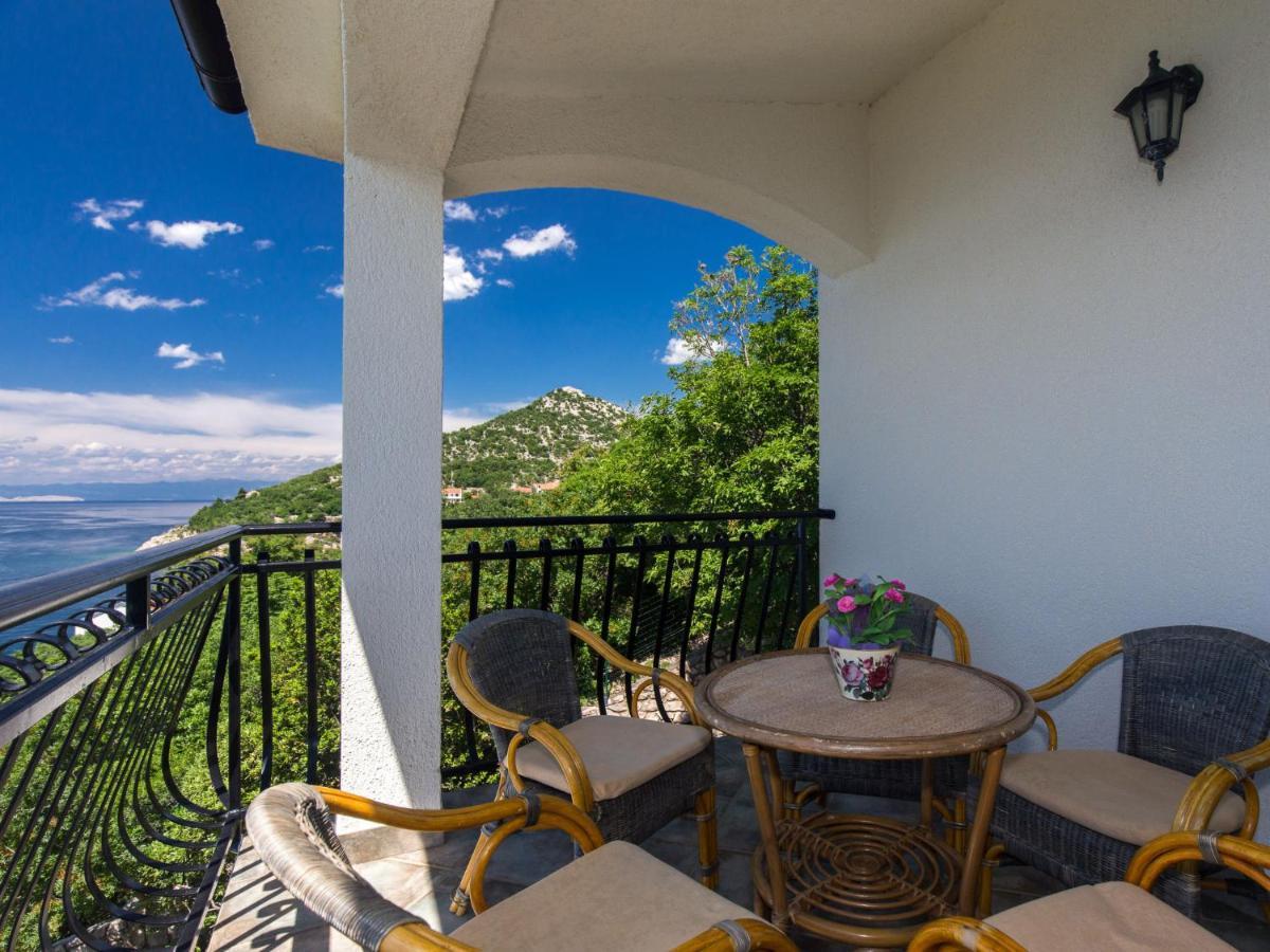 Apartment Starigrad-3 By Interhome